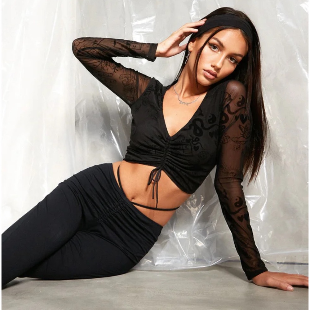 Motel Rocks Chilo Long Sleeve Top In Black Hand And Heart Flock